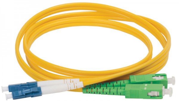  Патч-корд оптический коммутационный переходной для одномодового кабеля (SM); 9/125 (OS2); SC/APC-LC/APC (Duplex) (дл.15м) ITK FPC09-SCA-LCA-C2L-15M 
