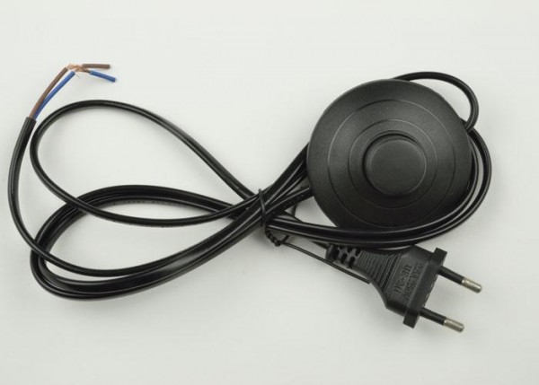  Шнур сетевой UCX-C20/02A-170 BLACK с вилкой и выкл. (напольный) 2А 500Вт 1.7м черн. Uniel UL-00004435 
