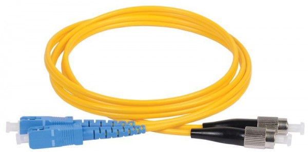  Патч-корд оптический коммутационный переходной для одномодового кабеля (SM); 9/125 (OS2); SC/UPC-FC/UPC; двойного исполнения (Duplex); LSZH (дл.3м) ITK FPC09-SCU-FCU-C2L-3M 