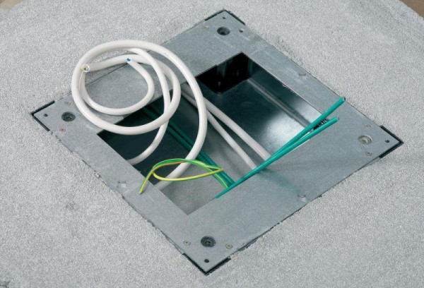 Фотография №1, Основание монтажное с крышкой и заглушкой, для кабельных каналов скрытой установки в стяжке (распределительная коробка)